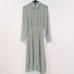 Chic Long Sleeve Pleated Dress in Sage
